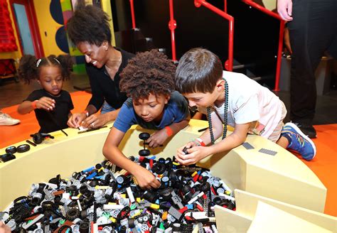 Lego Discovery Center opens at Springfield Town Center